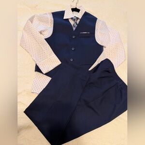 Van Heusen Boys Suit, Vest, Tie, Shirt & Pants Set, Size 10